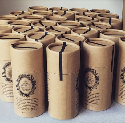 Tubos de papel biodegradables de la almohada del terciopelo, empaquetado reciclado del tubo de cartulina